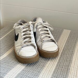 Nike White and Black Casual Sneakers with cork insoles